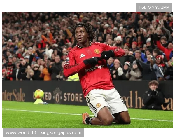 英超-迪亚洛绝平 曼联2分钟内丢2球2-2森林结束三连胜，迪亚曼蒂足球