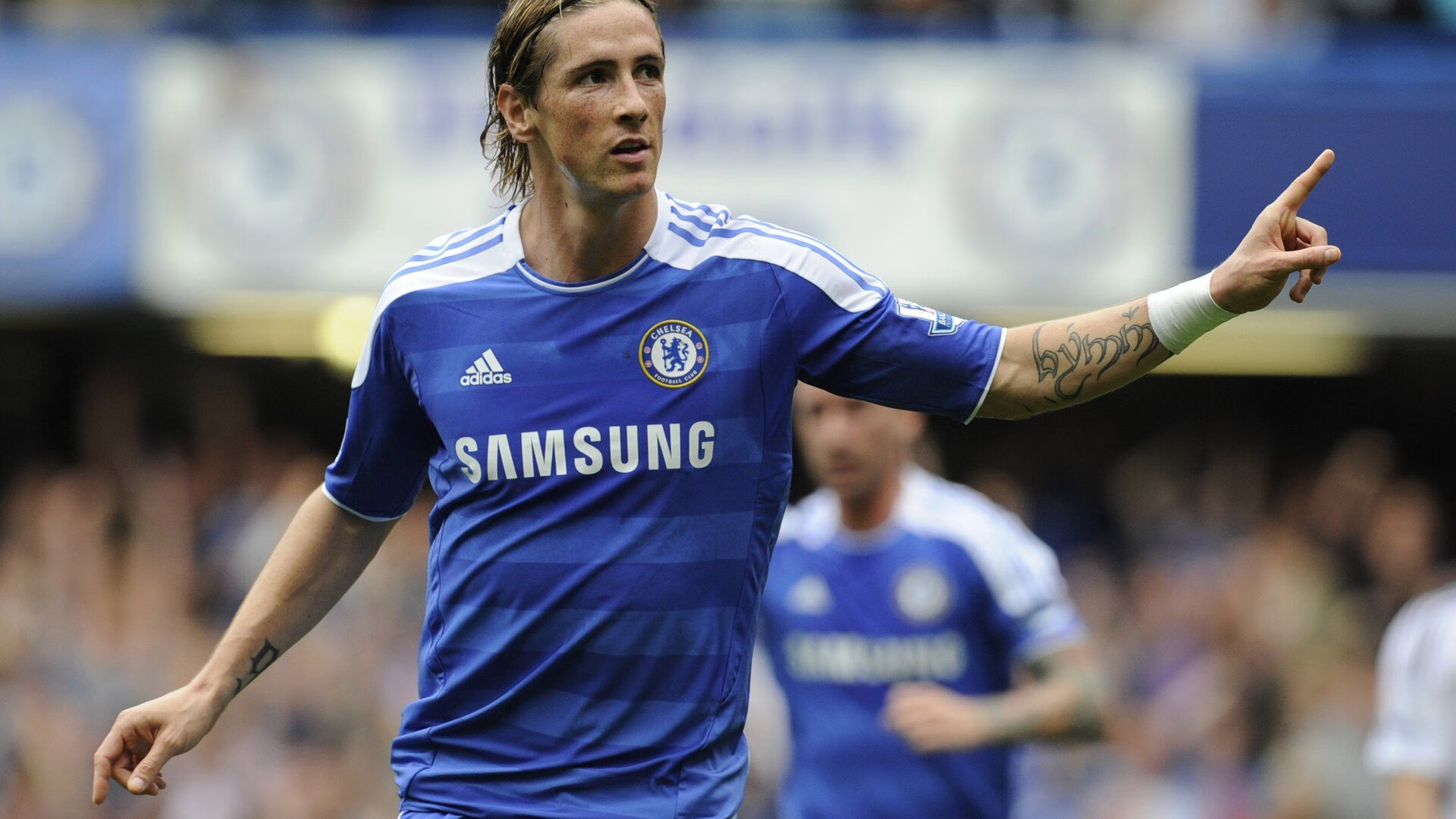 “沙滩手球：运动员之间的极速对抗，紧张刺激”